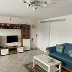Tina شقة Nettersheim